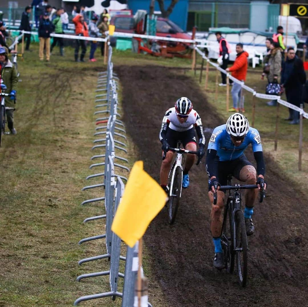 山本幸平さんのインスタグラム写真 - (山本幸平Instagram)「Really excited today’s cyclo-cross race in Nobeyama UCI1 thank you make a great event @daisukeyanocx  my race was challenging No99 call up finish P9.....not easy catch front group. I Miss battle all time. 2 weeks left our National champ race 🤞photography: @keitsuji #dreamseekermtbracingteam @cannondalejapan @fabric_jpn @daiken_corporation @teamdaito @bikeranch @maxxisbike @oakleyjapan @tokachimainichi #アルムシステム #日本写真判定株式会社 @hokuo_knot #北王コンサルタント#開西病院 #スポーツ医科歯科研究会 @wavenyan @shimano_cycling_japan #ergomotionch @abe.shokai @thule #マグオン #enemoti @mizutanibicycle @stansnotubes @esigrips @cycliq #fightwithlefty #スポーツアロマコンディショニング @tcs_international @solestarjapan @team_nippon」11月23日 22時11分 - kohey55