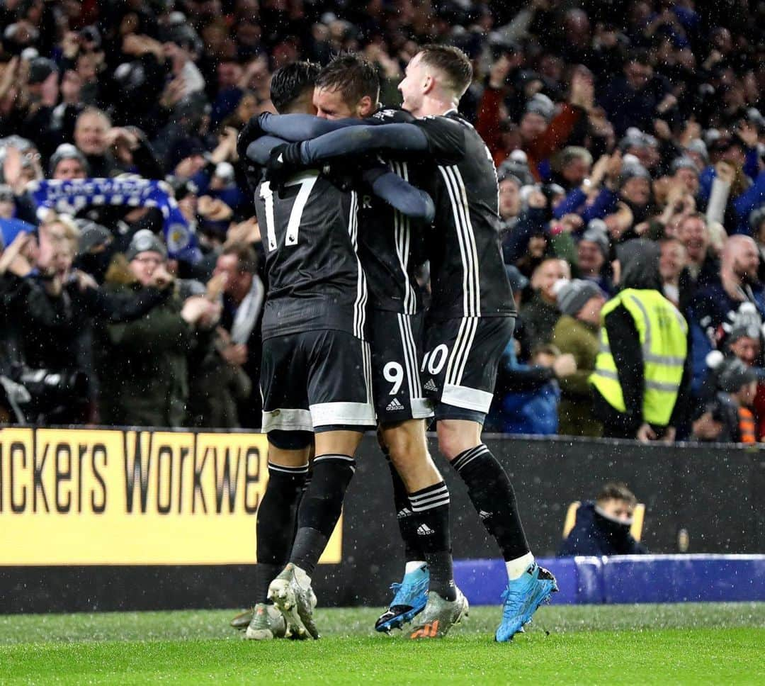 アジョセ・ペレスさんのインスタグラム写真 - (アジョセ・ペレスInstagram)「⚽💙 Three more points! So happy with the goal! Thank fans for your support! We keep working hard 🦊 💪🏽 Happy Birthday my guyy @madders ❤️」11月24日 3時54分 - ayozepg