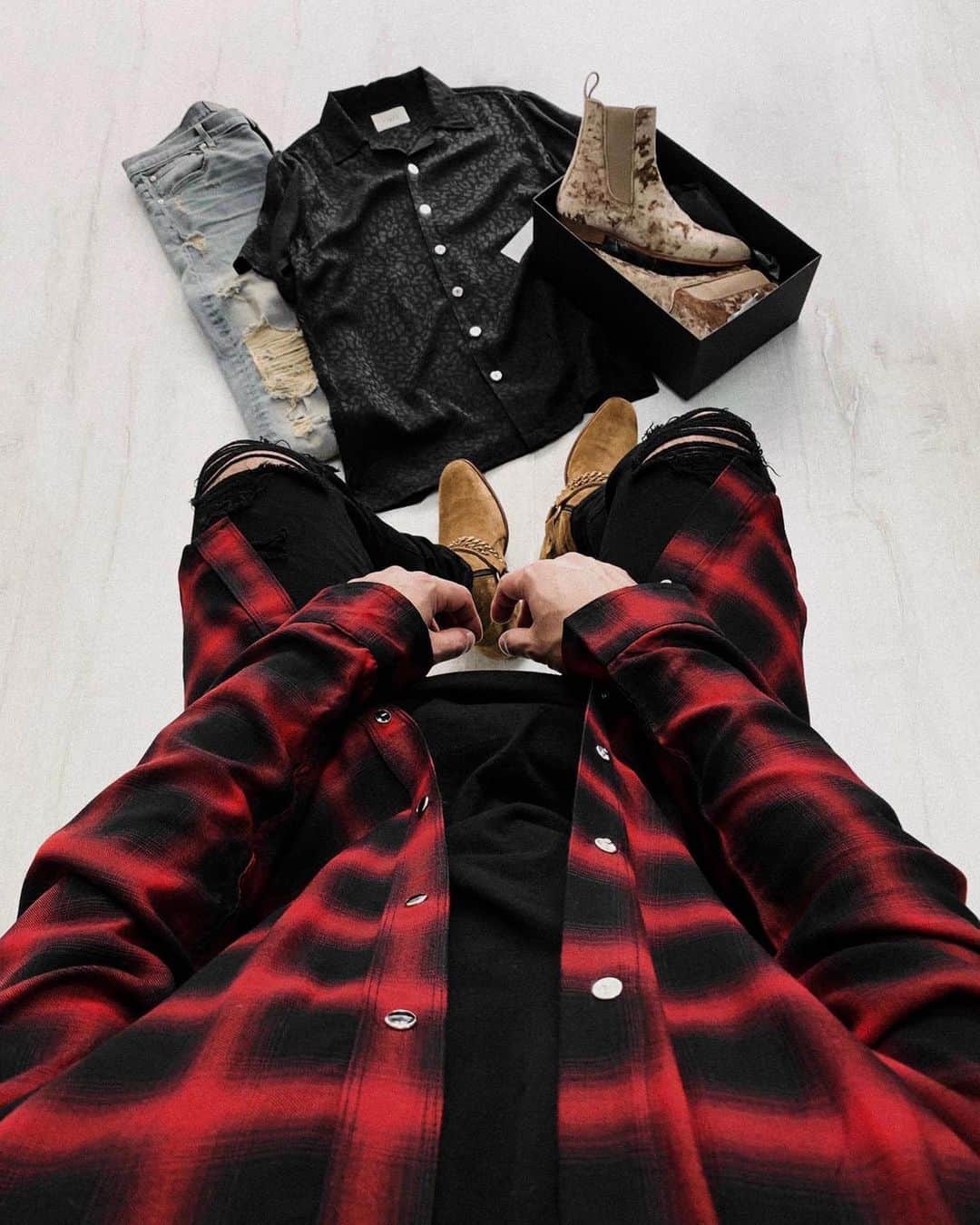 Men Withさんのインスタグラム写真 - (Men WithInstagram)「#ad The ORO Henrik Harness Boots @orolosangeles The Noir Everyday Denim @orolosangeles The Red Leon Plaid Shirt @orolosangeles www.orolosangeles.com」11月24日 3時52分 - menwithstreetstyle