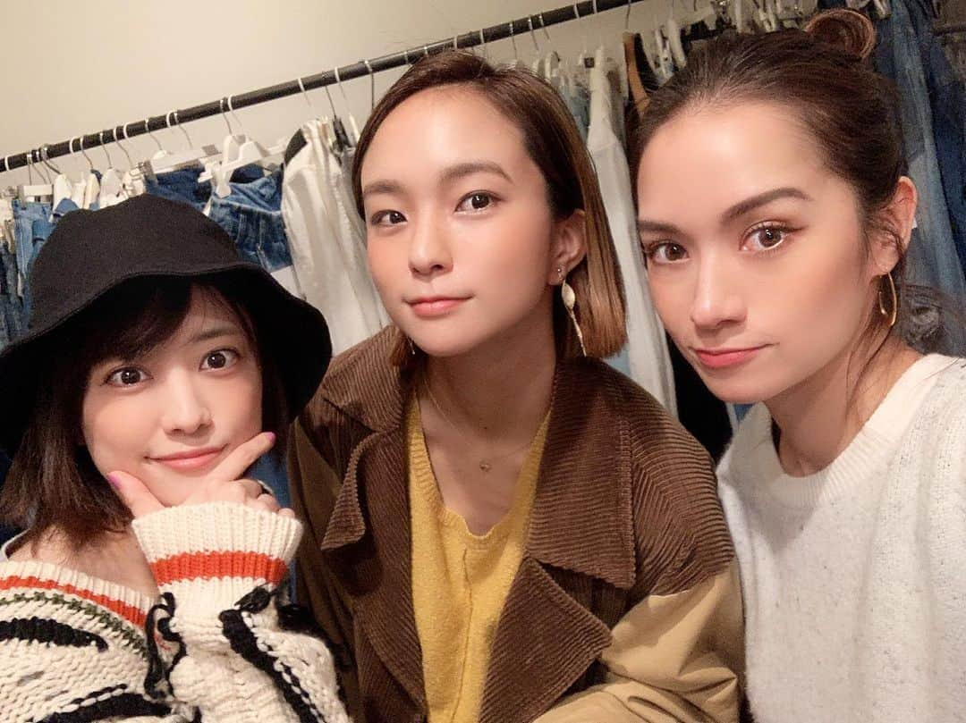 大森美知さんのインスタグラム写真 - (大森美知Instagram)「KUMAMOTO🐻 熊本人3人。通じないくらいの熊本弁でお喋り🏯🌾🐄 田舎から都会に来て仕事頑張ってると こうやって大都会で地元民に合える息抜きの時間って大切♥️ #shopping #福田沙紀 #leola #大森みち #れおみち」11月23日 22時36分 - michi_oomori_official