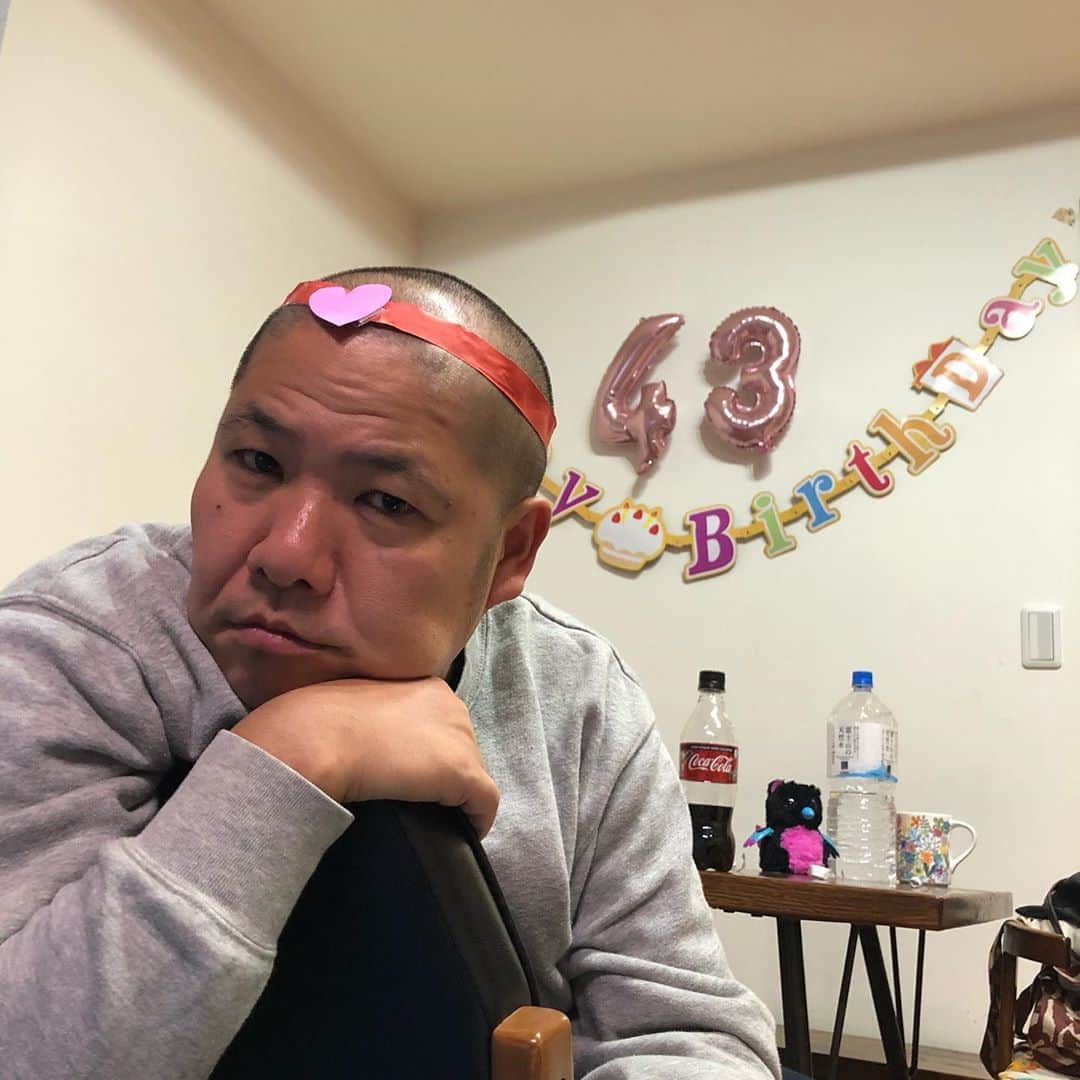 川島章良のインスタグラム：「. . . ハッピーバースデー！  43歳ですって。 . . .」
