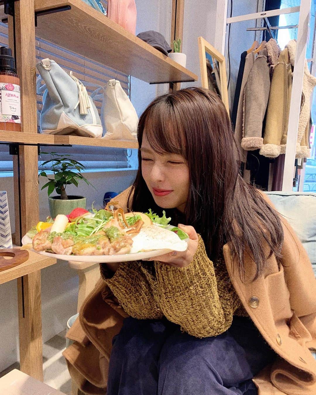 山田菜々のグルメインスタ