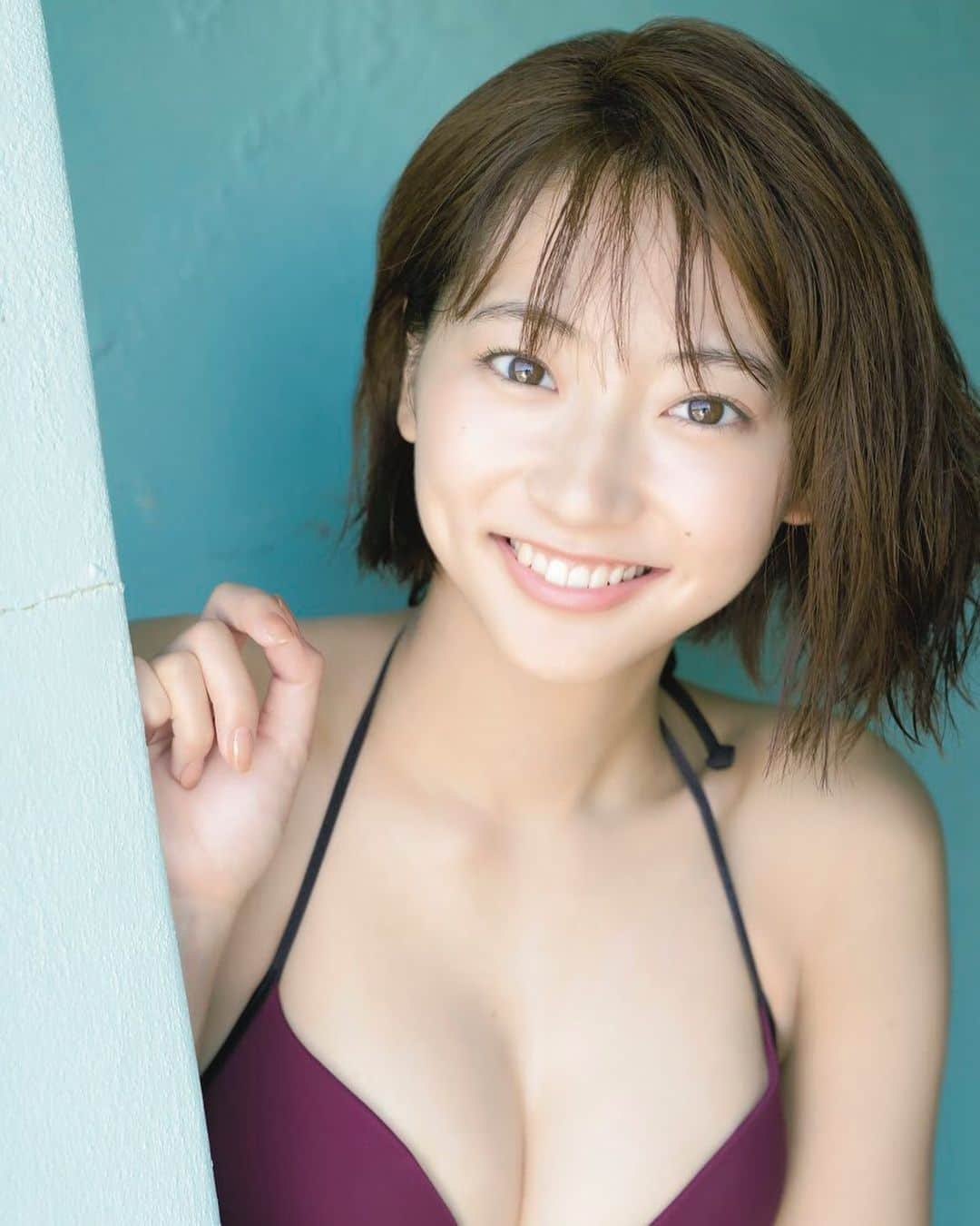 週刊少年マガジンのインスタグラム：「少年誌ラストグラビアです！ 発売中の #マガジン 51号、巻頭グラビアは  #武田玲奈 さん！  女優活動に力を入れるためグラビアを卒業する彼女を見逃すな！  撮影 / Takeo Dec. スタイリング / 上野珠 ヘアメイク / 円谷歩美 ロケコーディネート / 猶崎政貴（ Daylite ） デザイン / 坂上和也（ banjo ）」