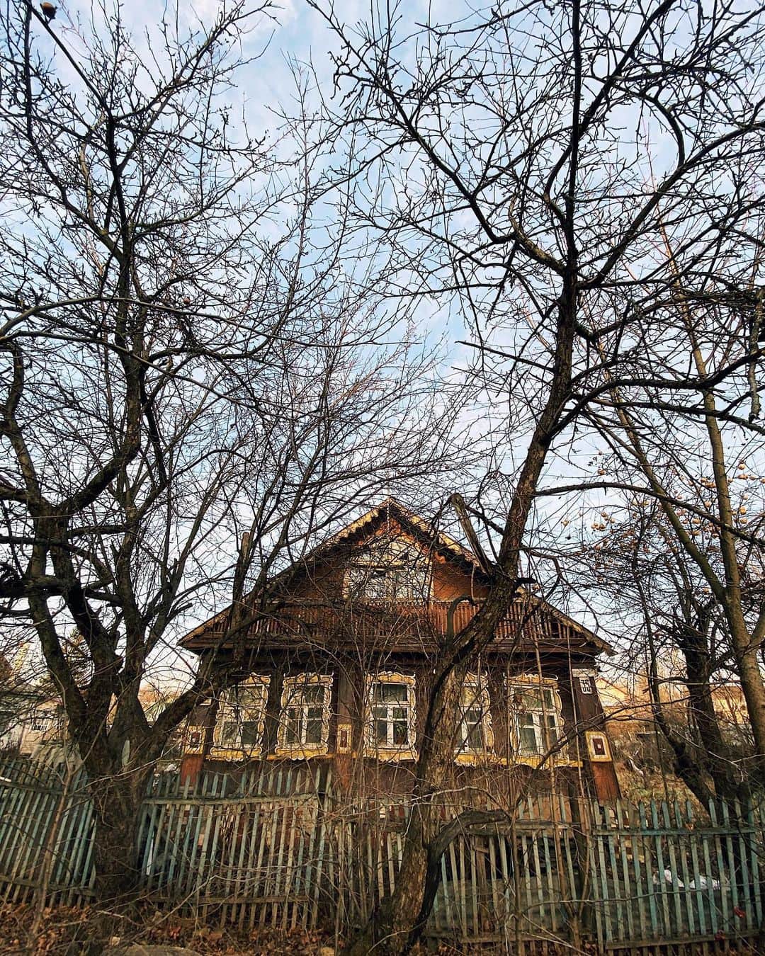 Ilya Mikhailovのインスタグラム：「Дом с привидениями 👻 🕸🕷」