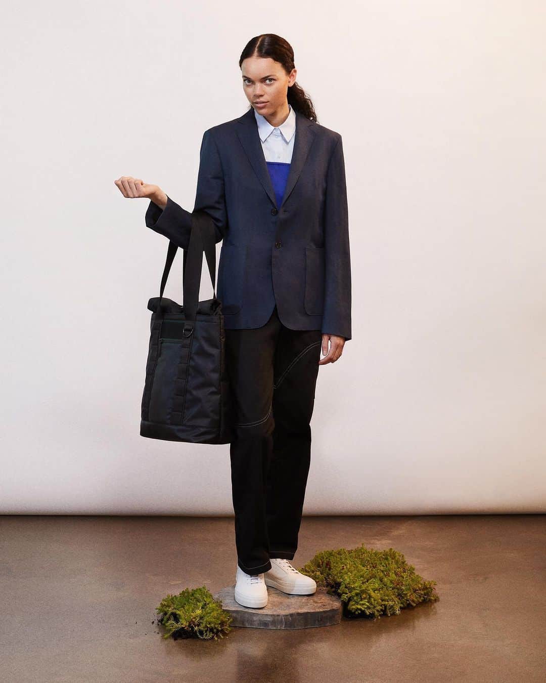 ウォントのインスタグラム：「Lightweight, strong and utilitarian—introducing the new Havel tote for her & him. #wantlesessentiels #press20 #ECONYL #recycled #sustainable #unisex」