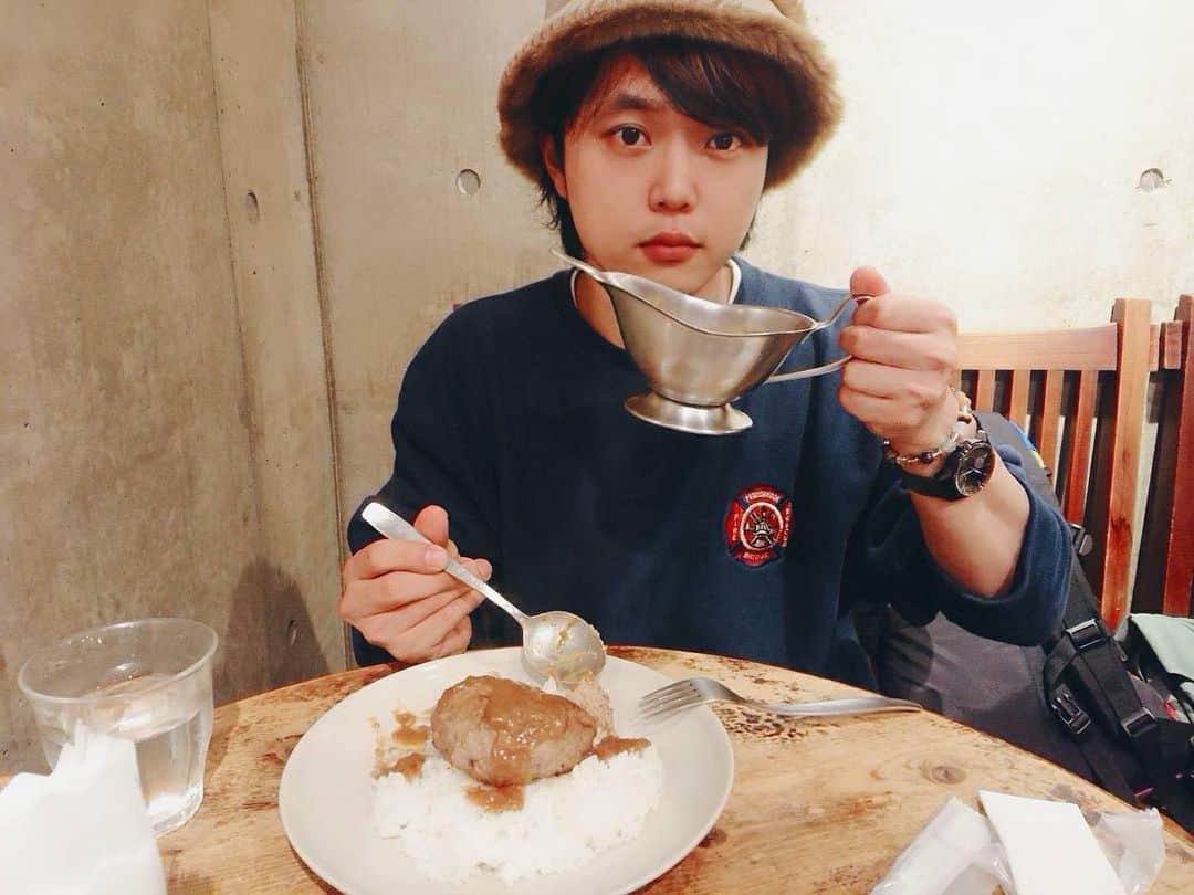 のインスタグラム：「遠征中最後のご飯ももちろんカレー🍛 食べさしでごめんなさい🙏 明日は大阪〜！」