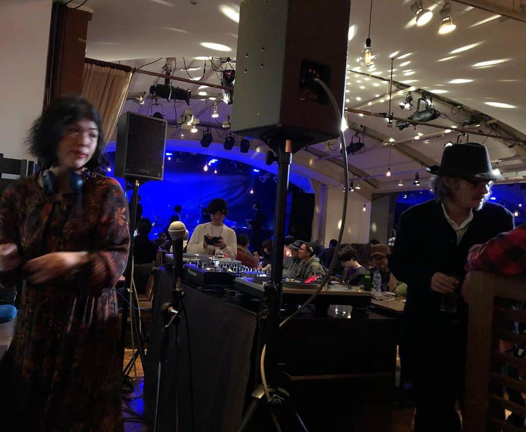 いとうせいこうのインスタグラム：「チエコビューティーのDJで踊るこだま和文とか、80年代を知ってる者は感動！」
