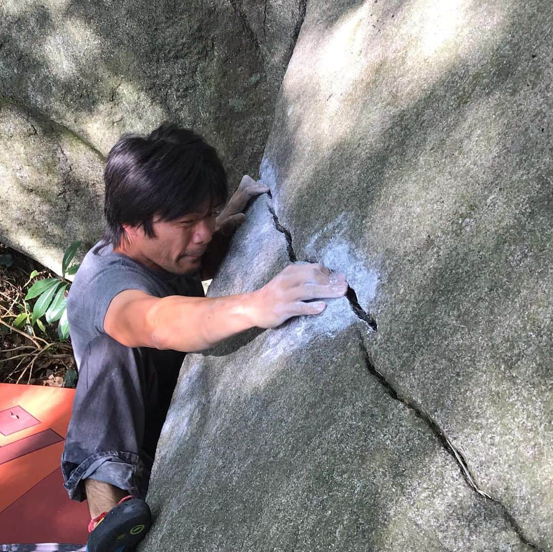 濱田健介さんのインスタグラム写真 - (濱田健介Instagram)「Today, I went to Gotoyama. It is classic in Kyushu. I enjoyed nice granite. 今日はセット帰りに九州クラシックの河頭山へ。 いかにも花崗岩らしい課題をたくさん登って満足。やっぱクラシックは楽しい。 とくさん連れてってくれてありがとうございます。 @rockmasterhq  @organicclimbing  @unparallelup  @nogradjustfeeling  @camp1889」11月23日 23時38分 - hamaken87