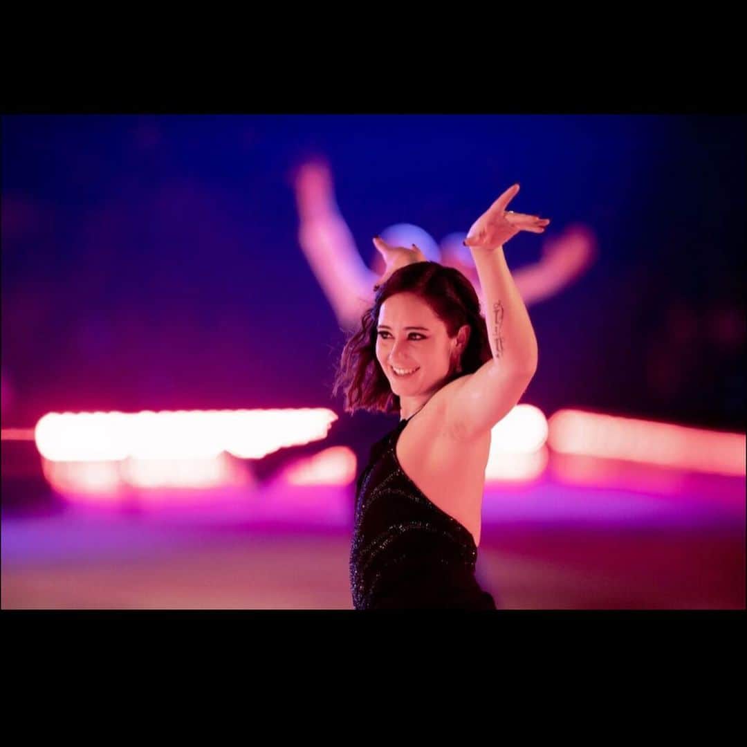 ケイトリン・オズモンドのインスタグラム：「Ready to have some fun St.John’s?!?!? It’s officially the last day of Rock The Rink and I’m excited I get to celebrate that here at home ! . . Be loud and have fun! I want to be able to hear every single one of you in the stands! It’s going to be one very special night! . . 📸: @danielleearlphotography  #finalmoments #letsparty」