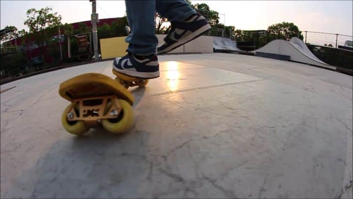 山本勇のインスタグラム：「Free skates: Street/Flatland ㉧▼㉧≡ ㉧▼㉧≡ #freeskates #漂移板 #jmk #jmkride  #sixtyfour  #isamuyamamoto  #rollwithus  #joinmykrew  #brailleskateboarding」
