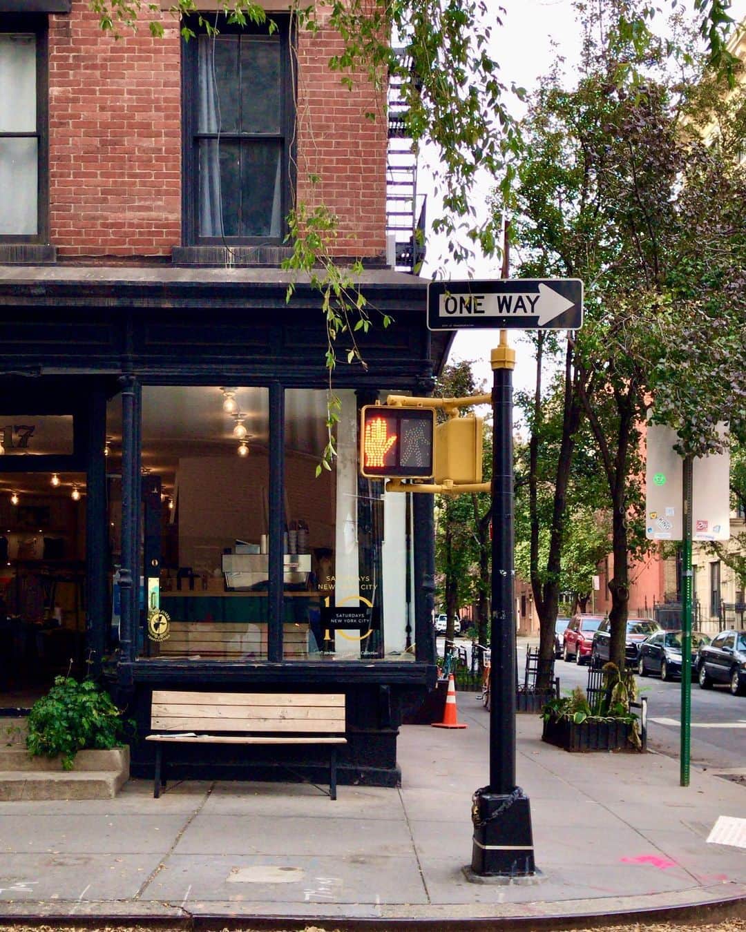のインスタグラム：「Happy Saturday from @saturdaysnyc 🖤 Such a cool shop in the village filled with great quality clothing and accessories. But...the highlight is that it’s a coffee shop too! 👍🏻☕️ Stay warm & enjoy your Saturday everyone! . . . . . . .  #westvillage #facade #facadelovers #coffeecakescafe #prettycitynewyork #cafevibes #travelerinnewyork #onlyinnewyork #saturdaysnyc #newyork_ig #newyork_instagram #made_in_ny #loves_nyc #what_i_saw_in_nyc #newyorkarea #timeoutnewyork #mysecretnyc #seeyourcity #coffeeshopvibes #cafehopping #thisisnewyorkcity #streeteasyfinds #nycityworld #storefrontcollective #passionpassport #westvillagelife #trending #streetview #greenwichvillage #theprettycities」