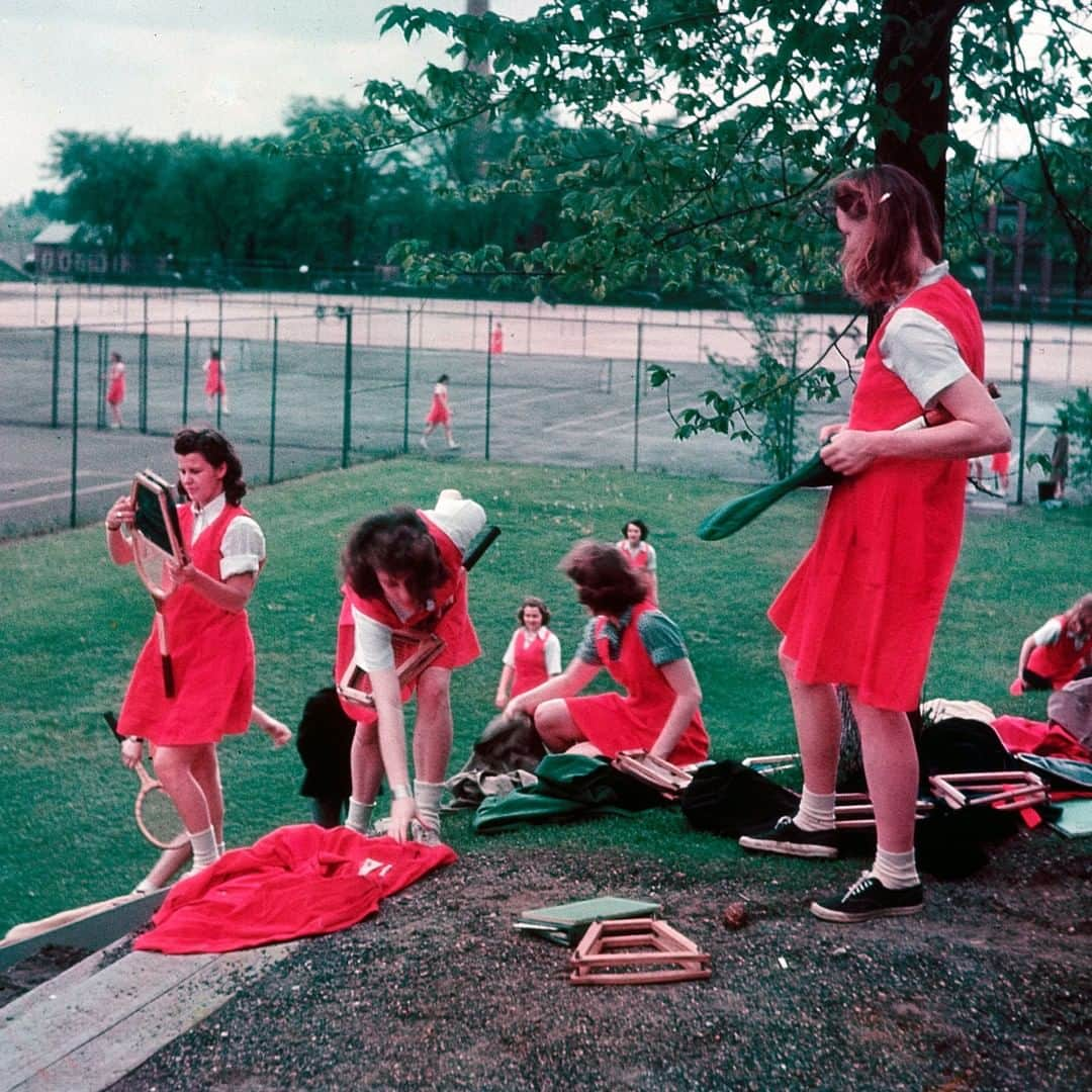 lifeさんのインスタグラム写真 - (lifeInstagram)「Smith College students getting ready to play tennis in Northampton, Massachusetts, 1948. (Peter Stackpole/The LIFE Picture Collection © Meredith Corporation) #VintageLIFE #SmithCollege」11月23日 23時56分 - life