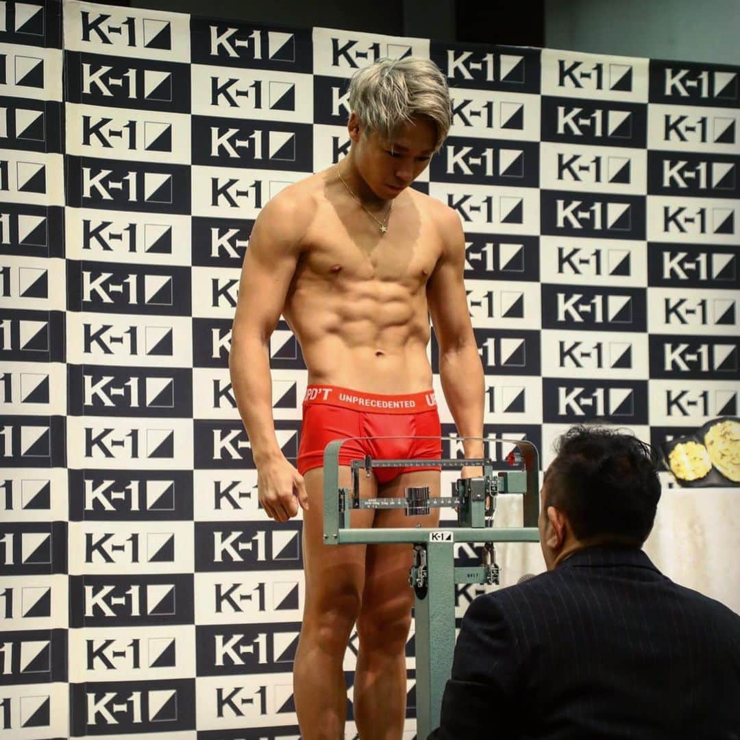 武尊さんのインスタグラム写真 - (武尊Instagram)「あとは明日勝つだけ。 背負ってる物の違いを見せる。 明日は応援よろしくお願いします！」11月24日 0時00分 - k1takeru
