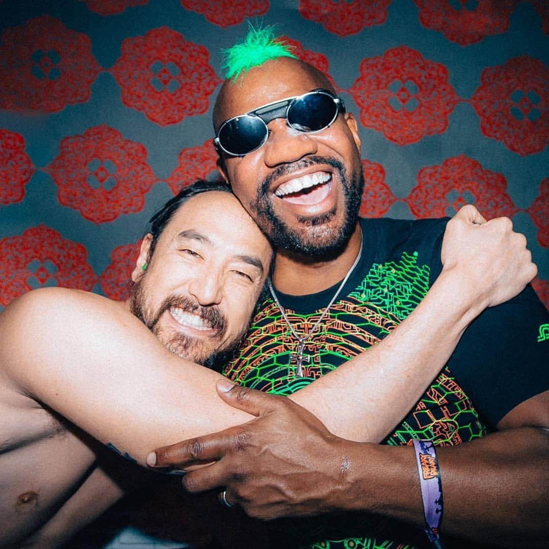 スティーヴ・アオキさんのインスタグラム写真 - (スティーヴ・アオキInstagram)「I 💚 u @officialgreenvelvet」11月24日 0時24分 - steveaoki