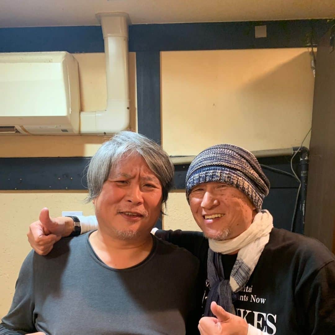 Larry のインスタグラム：「NOVELAのアンジーさんと。 なんと「魅惑劇」を！ MCの一言で俺の為だと勝手に思い嬉し泣き！ 嬉し恥ずかしハナミズキ。 #novela」