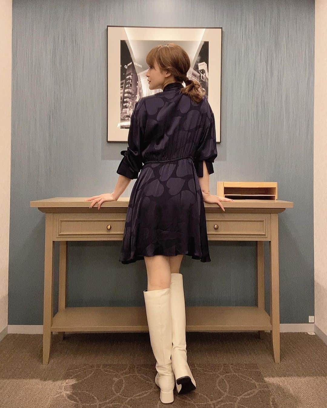 野崎萌香さんのインスタグラム写真 - (野崎萌香Instagram)「LOVE❤️Holiday Campaign A day to meet Moeka  @tarajarmon_jp at GINZA SIX  こちらはイベントの後半戦😁💓 . . .  @christelvieensemblefoundation が 主催する保護犬・保護猫の譲渡促進を目指した活動、 "Panel for Life"  @panelforlife に賛同したタラジャーモンは チャリティに参加しています🐩🐈❤️ 期間中の対象アイテムの売上金の 一部を寄付しています。 ﻿  自分が好きなお洋服を買うことが 動物たちの命を救うことに繋がるなんて なんて素晴らしいことなんでしょう。  このキャンペーンは11月30日までなので みんなも是非チェックして下さい。  私が着ているハートの ネイビーのONE PIECEは もちろん @tarajarmon_jp  @tarajarmon ❤️❤️❤️❤️❤️❤️ . . .  ファンでいてくれるみんなとshoppingしたり お喋りできて楽しかったなあ . . .  またこんな時間を作って みんなと笑顔で過ごせますように❤️」11月24日 0時49分 - moeka_nozaki