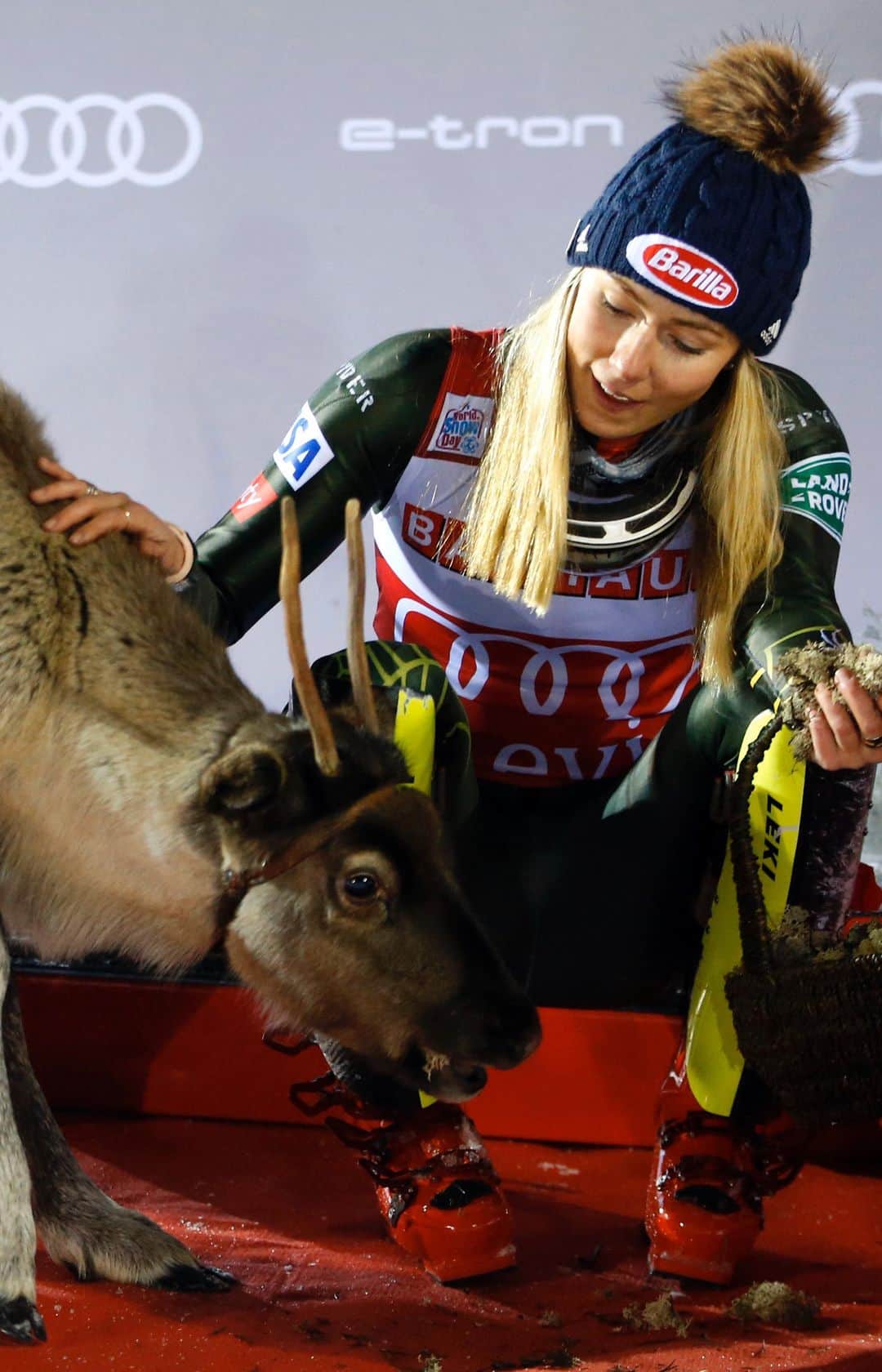 ミカエラ・シフリンのインスタグラム：「Hi everyone!! 👋👋 I had SO much fun today in the World Cup slalom opener at Levi - I was super psyched with my skiing today! BIG congratulations to Wendy and Katharina (first career podium!!), too. 👏 I’m so excited to have the first slalom win of the season, and I CAN’T WAIT to go to Killington next weekend. It really was the most relaxed I’ve ever felt for the start of the slalom season and it was an amazing day.  Everyone is asking, and the answer is no - I don't have a reindeer name yet, but I've thought of one and I will share it soon, so STAY TUNED. I think you're going to like it 🥳🙃🙃. Here are some more random thoughts...by the way, do you guys like when I share these thoughts? If so, I'll keep 'em coming this season!」