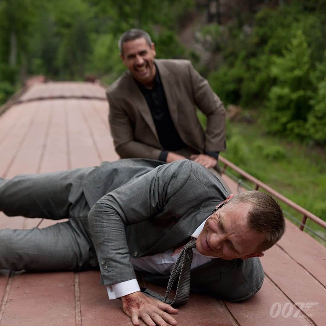 James Bond 007さんのインスタグラム写真 - (James Bond 007Instagram)「Our Focus this week has been mysterious mercenary Patrice (Ola Rapace). Rapace and Daniel Craig share a lighter moment shooting the train fight on location in Adana Province in Turkey for SKYFALL (2012). Learn more about the mysterious Patrice at 007.com  #JamesBond #007 #DanielCraig #SKYFALL」11月24日 2時00分 - 007