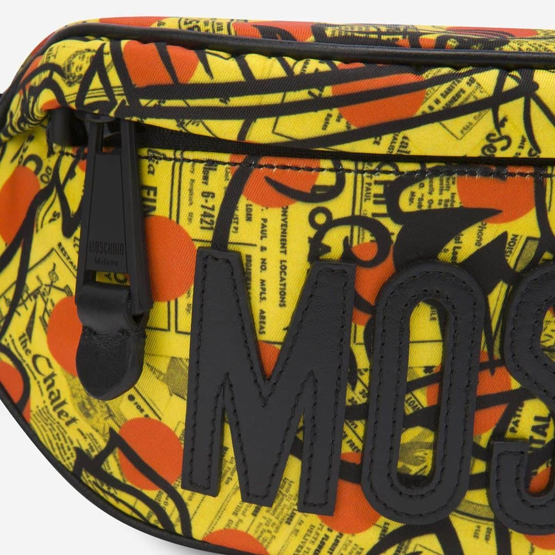 Moschinoさんのインスタグラム写真 - (MoschinoInstagram)「Moschino yellow pages belt bag now on moschino.com and Moschino Shops #moschino @itsjeremyscott」11月24日 12時01分 - moschino