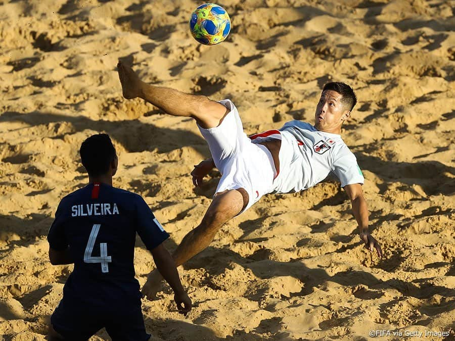 日本サッカー協会さんのインスタグラム写真 - (日本サッカー協会Instagram)「【Match photos①】シーソーゲームを制し、グループステージ2連勝！ ・ 🏆FIFAビーチサッカーワールドカップパラグアイ2019 #ビーチサッカー日本代表🇯🇵 4-3 🇺🇸ビーチサッカーアメリカ代表 ・ ⚽9分 10 #茂怜羅オズ ( #東京ヴェルディBS ) ⚽13分 6 #松尾那緒弥 ( #アヴェルダージ熊本BS ) ⚽30分 5 #田畑輝樹 ( #ヴィアティン三重BS ) ⚽33分 10 #茂怜羅オズ ( #東京ヴェルディBS ) ・ Next 📅11/26 5:50KO 🆚スイス🇨🇭 📺J SPORTS 4 👉大会情報はJFA.jpへ ・ #jfa #daihyo」11月24日 12時02分 - japanfootballassociation