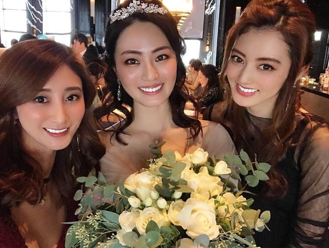 佐藤衣里子さんのインスタグラム写真 - (佐藤衣里子Instagram)「えりっくまの結婚式でした〜👰💐💞美しすぎてうっとり❤️😫 幸せのおすそ分けをしていただきました☺︎💞 末永くお幸せに🍀💞😻 #結婚式#happywedding#品川#品川プリンスホテル」11月24日 12時13分 - eriko0625