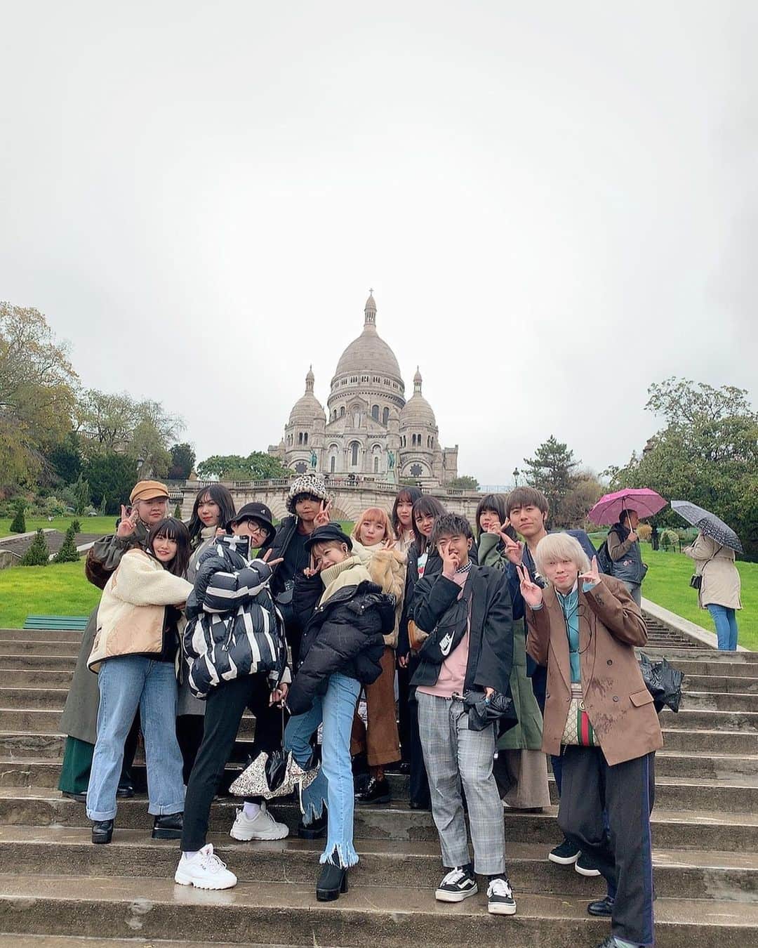 早稲田美容専門学校さんのインスタグラム写真 - (早稲田美容専門学校Instagram)「🇫🇷早稲美海外研修🇫🇷 ✈️パリに到着✈️ 街並みオシャレ🏰 #海外#研修#旅行#パリ#paris #芸術の都#europe#france #凱旋門#🇫🇷#enjoy#travel #trip #エッフェル塔#モンマルトルの丘 #instapic #pictureoftheday #tokyo#japan#美容学生#美容師#美容学校#beautician #christmas #サクレクール寺院 #パリ旅行#美容師さんと繋がりたい #早稲田美容専門学校 #早稲美」11月24日 12時16分 - wasedabiyo