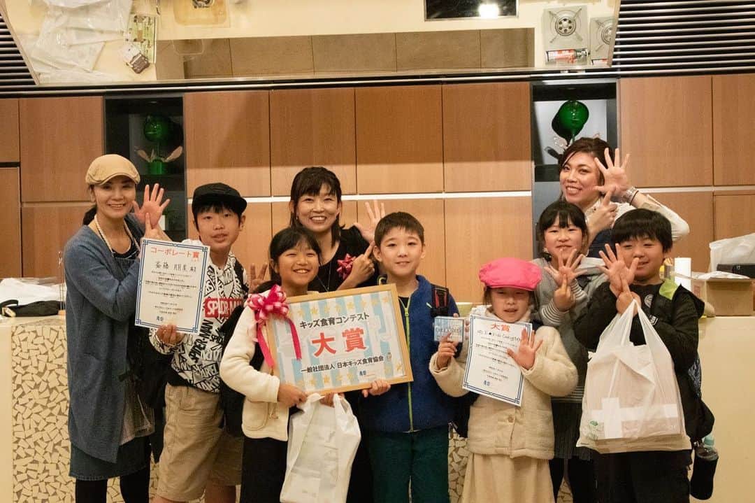 爲我井あゆみさんのインスタグラム写真 - (爲我井あゆみInstagram)「#キッズ食育コンテスト　2019  今年も無事に終了しました！  #感動した  これしか今は出てきません。  #全身筋肉痛 その日のうちに出てきました。  #真冬の汗 その場でたくさん出てました  改めて感謝の投稿させてください。  まずはご参加くださったみなさまありがとうございました！  #日本キッズ食育協会 #青空キッチン #食育 #キッズ食育トレーナー」11月24日 12時17分 - ayumi_tamegai