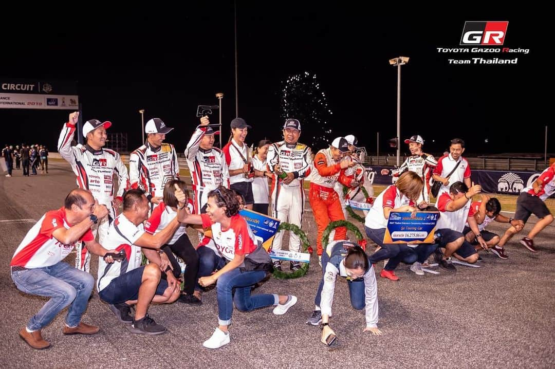 Toyota team thailandさんのインスタグラム写真 - (Toyota team thailandInstagram)「🏆🏆🏆 CHAMPION 🏆🏆🏆 TOYOTA Gazoo Racing team Thailand x RAAT Thailand Endurance Championship International 2019 Round 3: 22-23 November @BRIC ความสำเร็จในวันนี้เป็นของทุกคนในทีมครับ ความเป็นน้ำหนึ่งใจเดียวกัน ทำให้เราก้าวข้ามทุกขีดจำกัด อุปสรรค์และประสบการณ์จะทำให้เราร่วมกันพัฒนาทีมให้แข็งเกร่งยิ่งขึ้น พวกเราจะสู้ต่อไปเพื่อวงการมอเตอร์สปอร์ตไทยครับ ✌🏻✌🏻 Class Touring Car - TOYOTA 86 🏆 Car No. 120: Arto // MadCow // Naoki - 1st in class & 1st Overall - 171 รอบสนาม #TeamWork #TOYOTAteamThailand #CheerThai #ThaiPride #ไม่เชียร์ไทยแล้วจะเชียร์ใคร #แข่งรถ #นักแข่ง #ทีมคนไทย #Car #RaceCar #Racing #SuperCar #TOYOTA86 #Buriram」11月24日 12時18分 - toyotagazooracingteamthailand