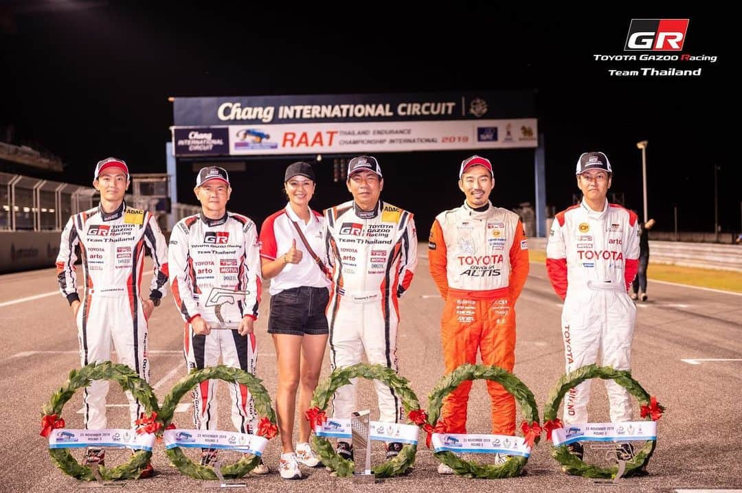 Toyota team thailandさんのインスタグラム写真 - (Toyota team thailandInstagram)「🏆🏆🏆 CHAMPION 🏆🏆🏆 TOYOTA Gazoo Racing team Thailand x RAAT Thailand Endurance Championship International 2019 Round 3: 22-23 November @BRIC ความสำเร็จในวันนี้เป็นของทุกคนในทีมครับ ความเป็นน้ำหนึ่งใจเดียวกัน ทำให้เราก้าวข้ามทุกขีดจำกัด อุปสรรค์และประสบการณ์จะทำให้เราร่วมกันพัฒนาทีมให้แข็งเกร่งยิ่งขึ้น พวกเราจะสู้ต่อไปเพื่อวงการมอเตอร์สปอร์ตไทยครับ ✌🏻✌🏻 Class Touring Car - TOYOTA 86 🏆 Car No. 120: Arto // MadCow // Naoki - 1st in class & 1st Overall - 171 รอบสนาม #TeamWork #TOYOTAteamThailand #CheerThai #ThaiPride #ไม่เชียร์ไทยแล้วจะเชียร์ใคร #แข่งรถ #นักแข่ง #ทีมคนไทย #Car #RaceCar #Racing #SuperCar #TOYOTA86 #Buriram」11月24日 12時18分 - toyotagazooracingteamthailand