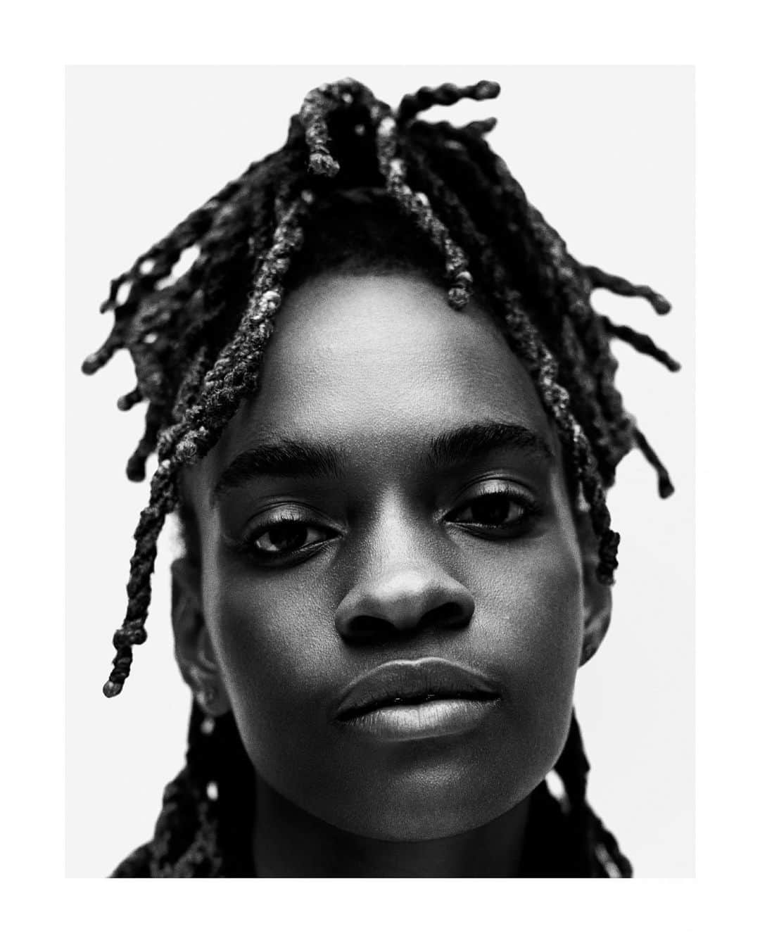 マリオ・ソレンティさんのインスタグラム写真 - (マリオ・ソレンティInstagram)「i-D No358 THE GET UP STAND UP ISSUE @i_d - @originalkoffee wearing @telfarglobal by @mario_sorrenti @alastairmckimm @hazelomg @lauragenninger @samuel_ellis @felixlp @frankie__dunn @duffy_duffy @nadia_braz1 #phenomenon #mariosorrenti」11月24日 12時53分 - mario_sorrenti