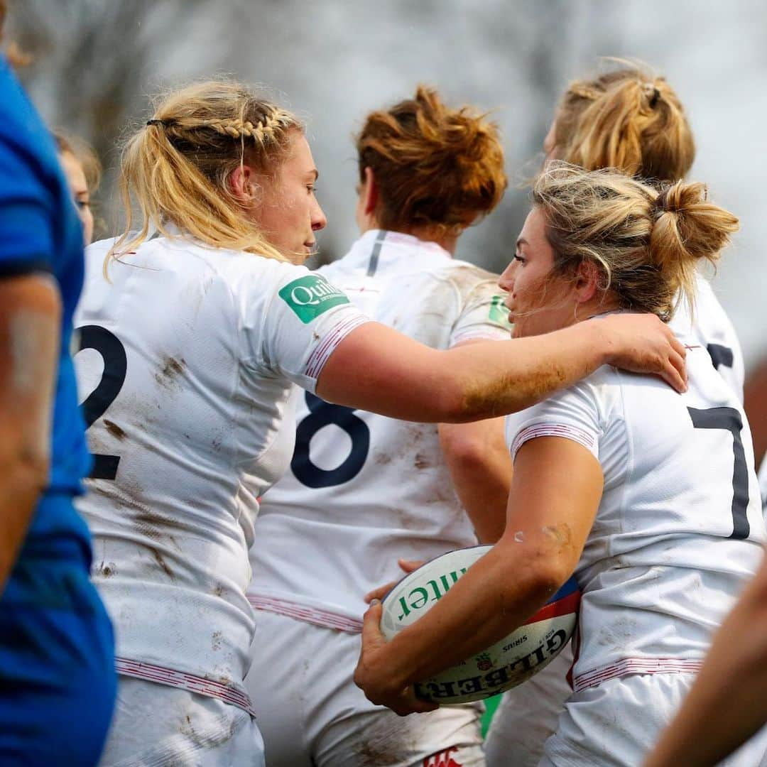 ラグビーイングランド代表さんのインスタグラム写真 - (ラグビーイングランド代表Instagram)「The #RedRoses made it 1️⃣7️⃣ wins in a row on home soil 🌹 ⠀⠀⠀⠀⠀⠀⠀⠀⠀ A 60-3 win over Italy means they finish the #QuilterInternationals unbeaten 🙌 ⠀⠀⠀⠀⠀⠀⠀⠀⠀ #rugby #rugbygram #sendhervictorious」11月24日 4時08分 - englandrugby