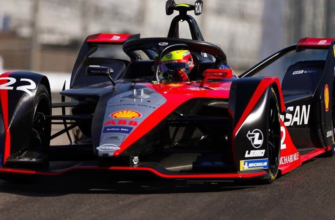 のインスタグラム：「A solid start to @FIAFormula‬E Season Six at the #DiriyahEPrix‬. 💪 #NissanFormulaE #Nissan #FormulaE」