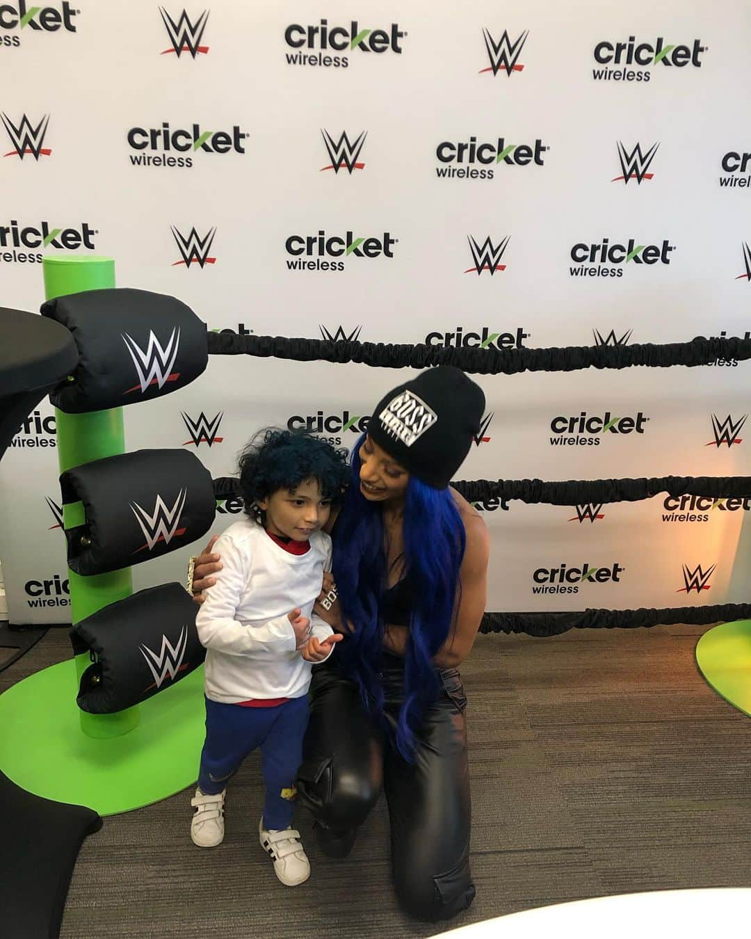 サシャ・バンクスさんのインスタグラム写真 - (サシャ・バンクスInstagram)「Thank you @cricketwireless and everyone who came out. #smileon」11月24日 5時16分 - themercedesvarnado