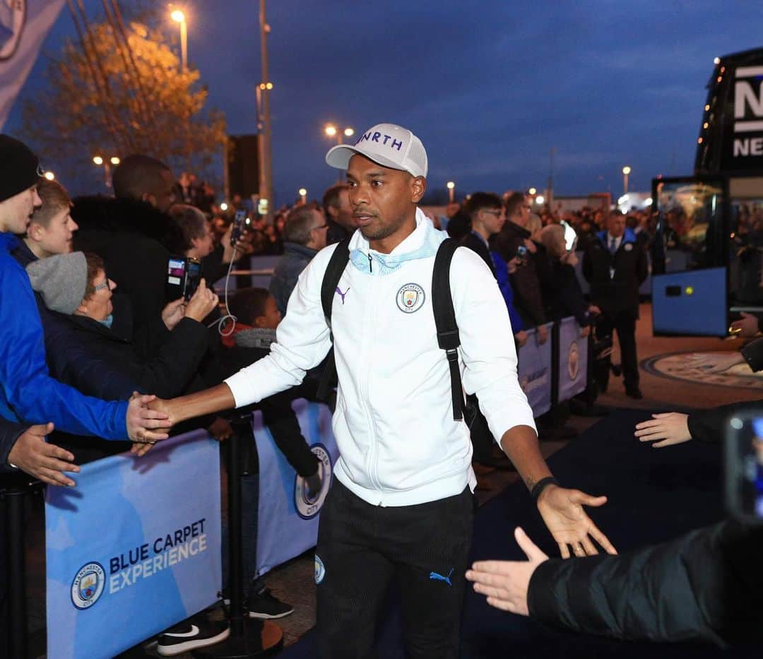 フェルナンジーニョさんのインスタグラム写真 - (フェルナンジーニョInstagram)「Great game, great result. Well done, mates 💪🏾 keep pushing. #cmoncity」11月24日 5時17分 - fernandinho