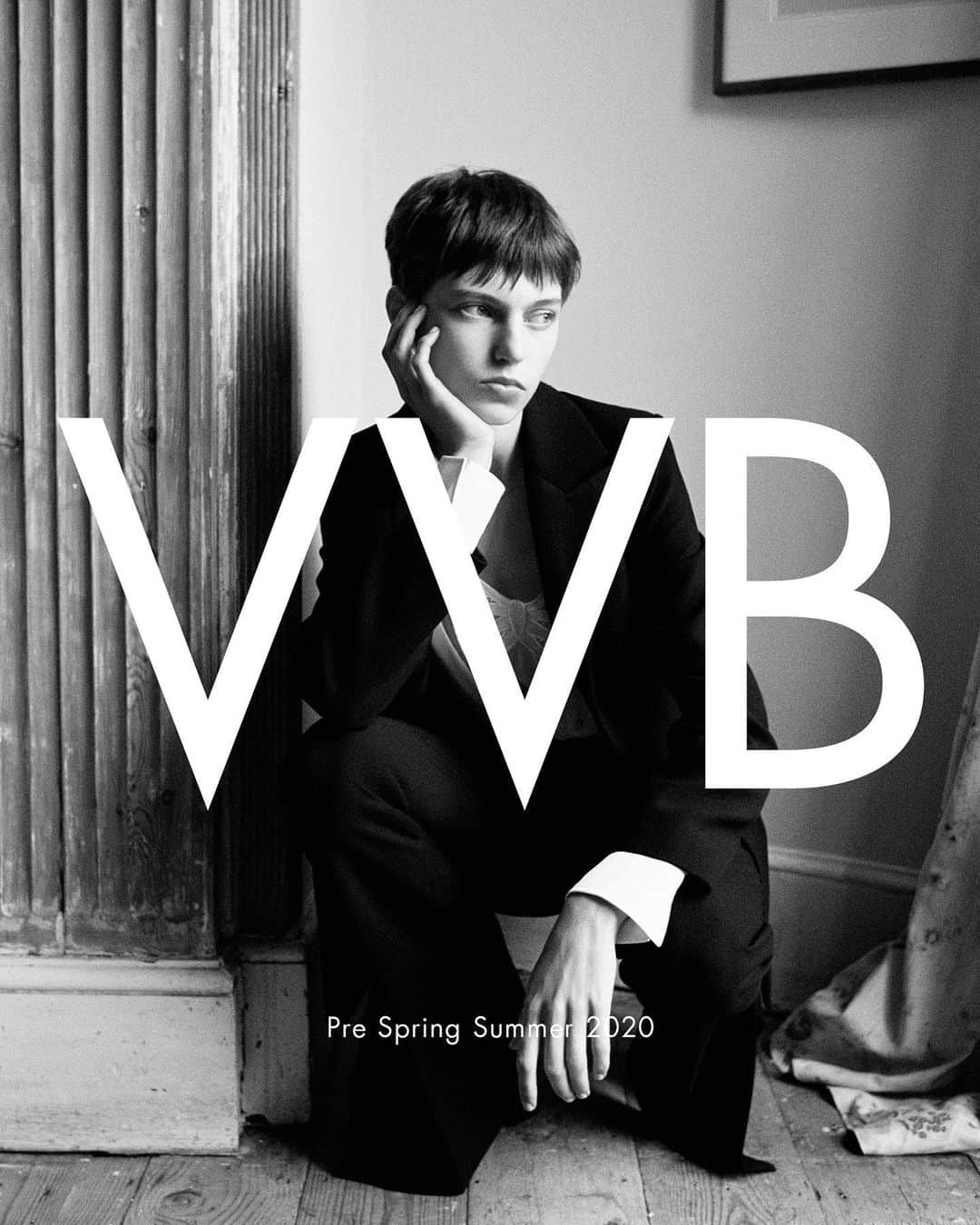 のインスタグラム：「Slick tailoring and sophisticated separates from #VVBPreSS20 provide the perfect alternative to traditional party dresses. Discover more at the link in bio. x VB」