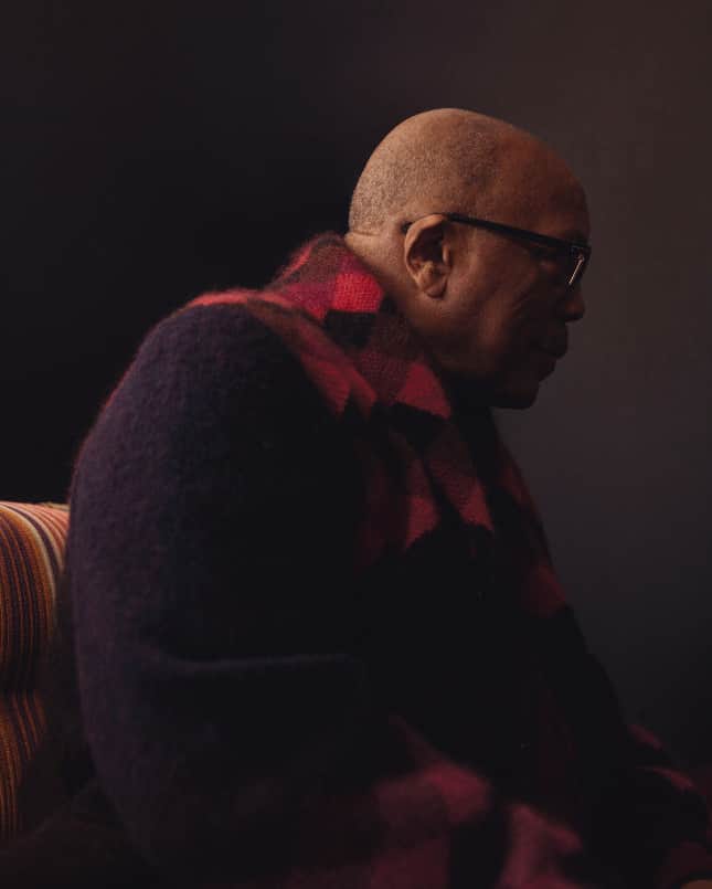 のインスタグラム：「#AngelaMissoni @missbrunello in conversation with the legend of music @quincydjones featured on @thehommeplusmag :A dialogue across ⁣passions, colors, music, memories of #missoni. @quincyjonesproductions AM: "You have pieces from #Missoni, not only in your wardrobe, but throughout your house, what is your favorite ?" QJ :"All of it! If I didn’t like what you gave me, then it sure wouldn’t have made it into the house! " AM :"You are a colour lover, what’s your favorite colour besides The Color Purple? " QJ :"Well, besides The Color Purple, my favorite colour truly IS the colour purple! "  Los Angeles, March 2019 . ⁣  Ph. @micaiahcarter Styling : @mobolajidawodu」