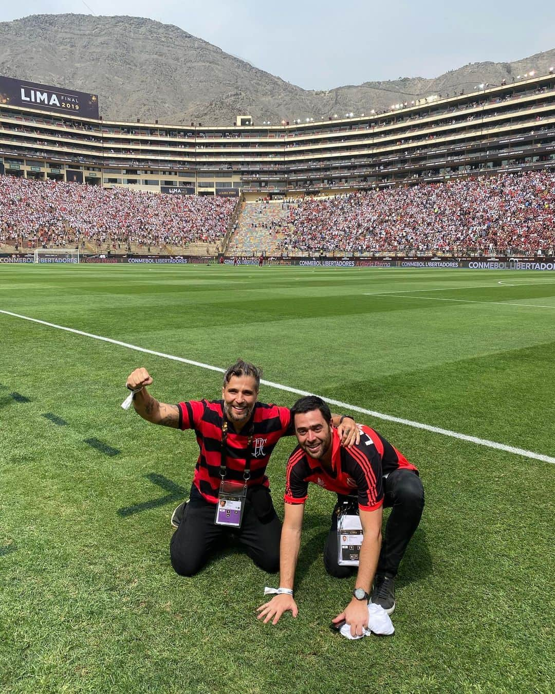 Bruno Gagliassoさんのインスタグラム写真 - (Bruno GagliassoInstagram)「Mengooooo #euacredito! ⚫️🔴⚫️🔴⚫️🔴」11月24日 6時28分 - brunogagliasso