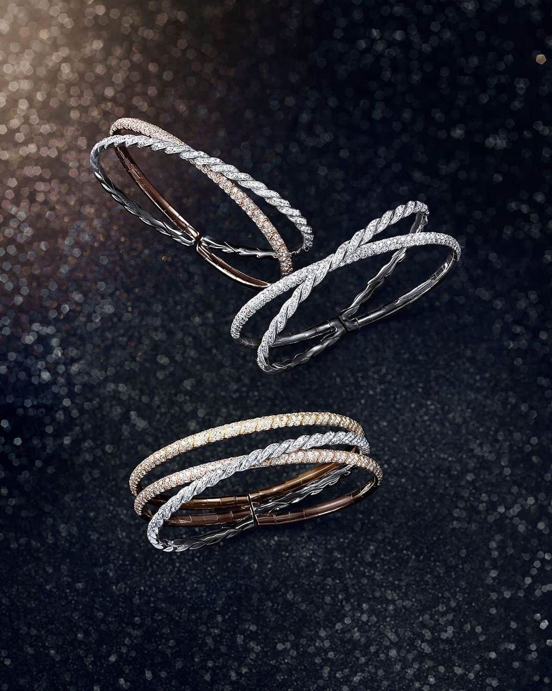 デビッドヤーマンのインスタグラム：「S-A-T-U-R-D-A-Y night! What #DavidYurman designs will you be wearing? Discover these Pavéflex cuffs via our bio 🔗.」
