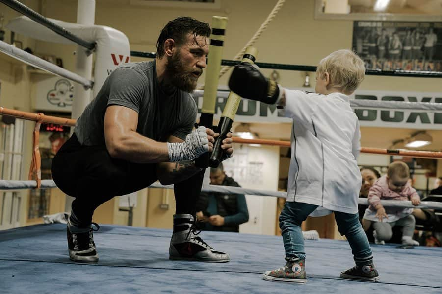 コナー・マクレガーさんのインスタグラム写真 - (コナー・マクレガーInstagram)「Teaching and being taught. @crumlinboxingclubofficial」11月24日 7時22分 - thenotoriousmma