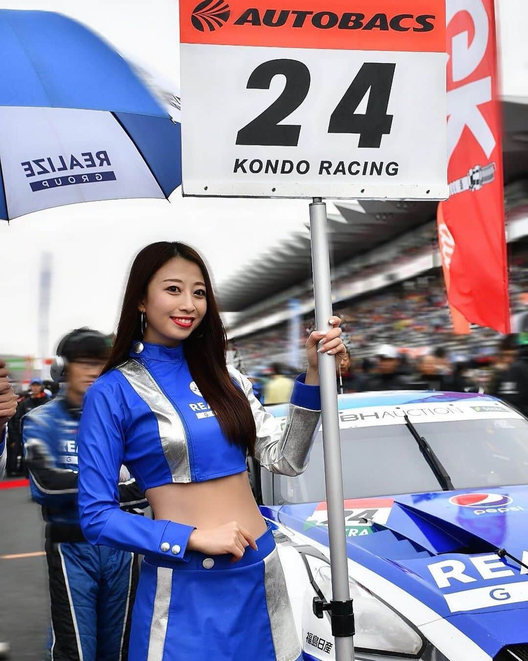 小泉奈央さんのインスタグラム写真 - (小泉奈央Instagram)「. おはようございます💙 SUPER GT×DTM特別交流戦  Race2は高星選手が走行します🇯🇵🇩🇪 . 本日も24号車に熱い応援をよろしくお願いします!🔥 . . . #supergtxdtm  #dtm交流戦 #kondoracing  #2019リアライズガールズ﻿ #kondoracing#nissan#nismo#gtr#sportcar  #supergt#sgt#realize#realizegroup#rq#racequeen#リアライズ#リアライズコーポレーション#リアライズガールズ#レースクイーン」11月24日 7時36分 - nao_koizumi_