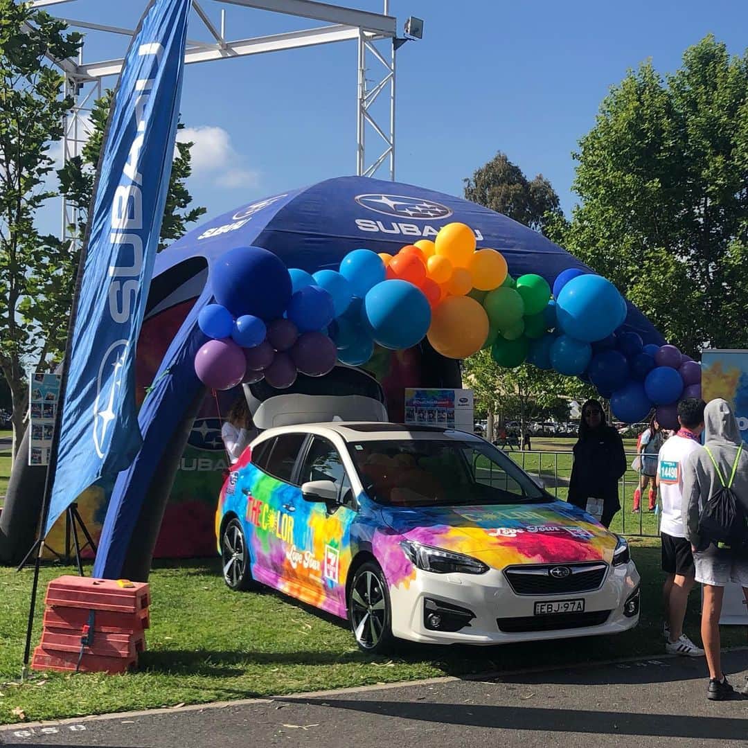 のインスタグラム：「Brighten up your Sunday! Come join us and @thecolorrunaus in sunny Melbourne for the happiest 5k on the planet! Also, plenty of freebies to be had at the Subaru tent with our Spin&win wheel! #onelittlemoment #subaruimpreza」
