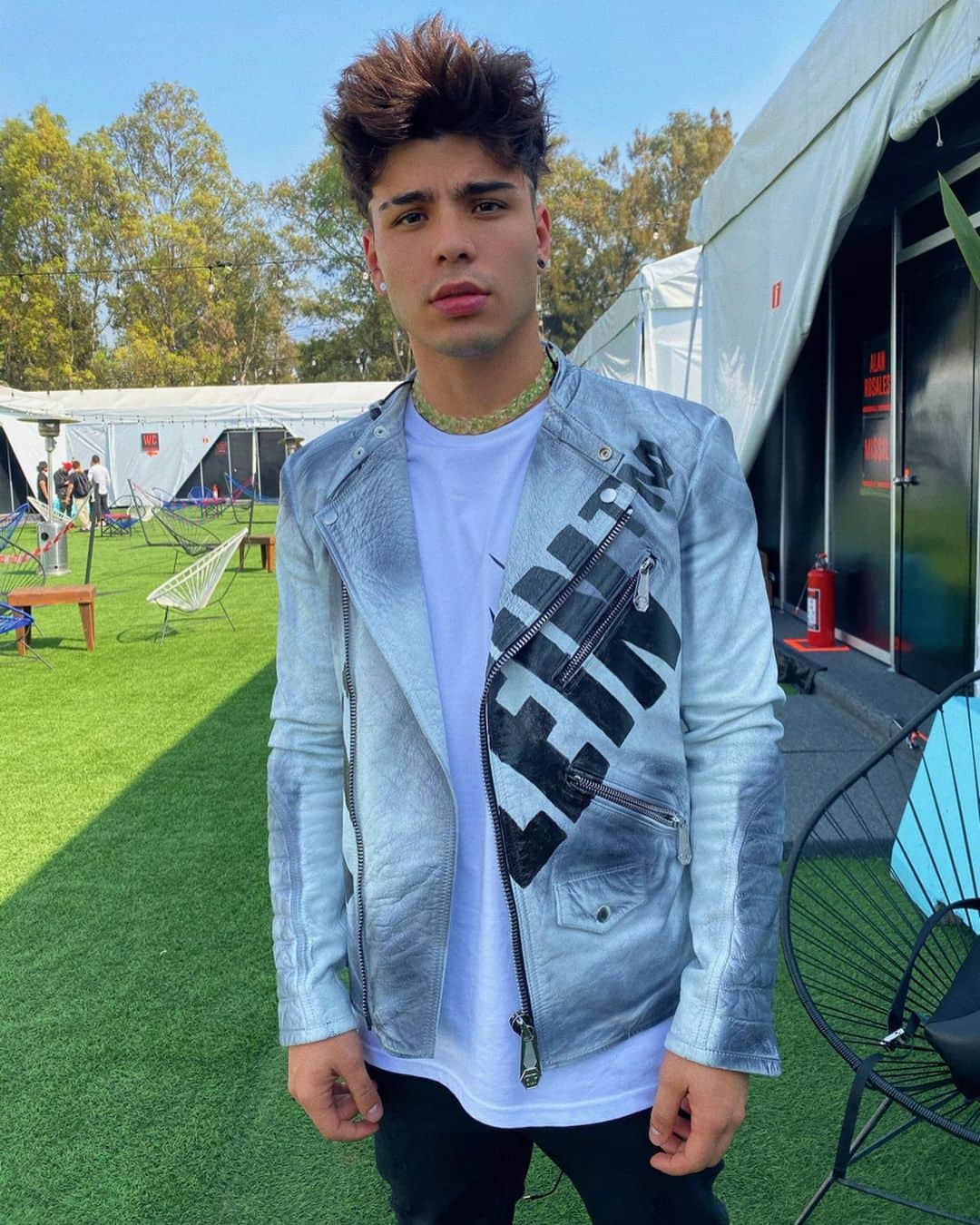 Sebastián Villalobosさんのインスタグラム写真 - (Sebastián VillalobosInstagram)「Hoy Cantando en México, pero con el corazón en Colombia 🇲🇽❤️🇨🇴」11月24日 7時53分 - sebas