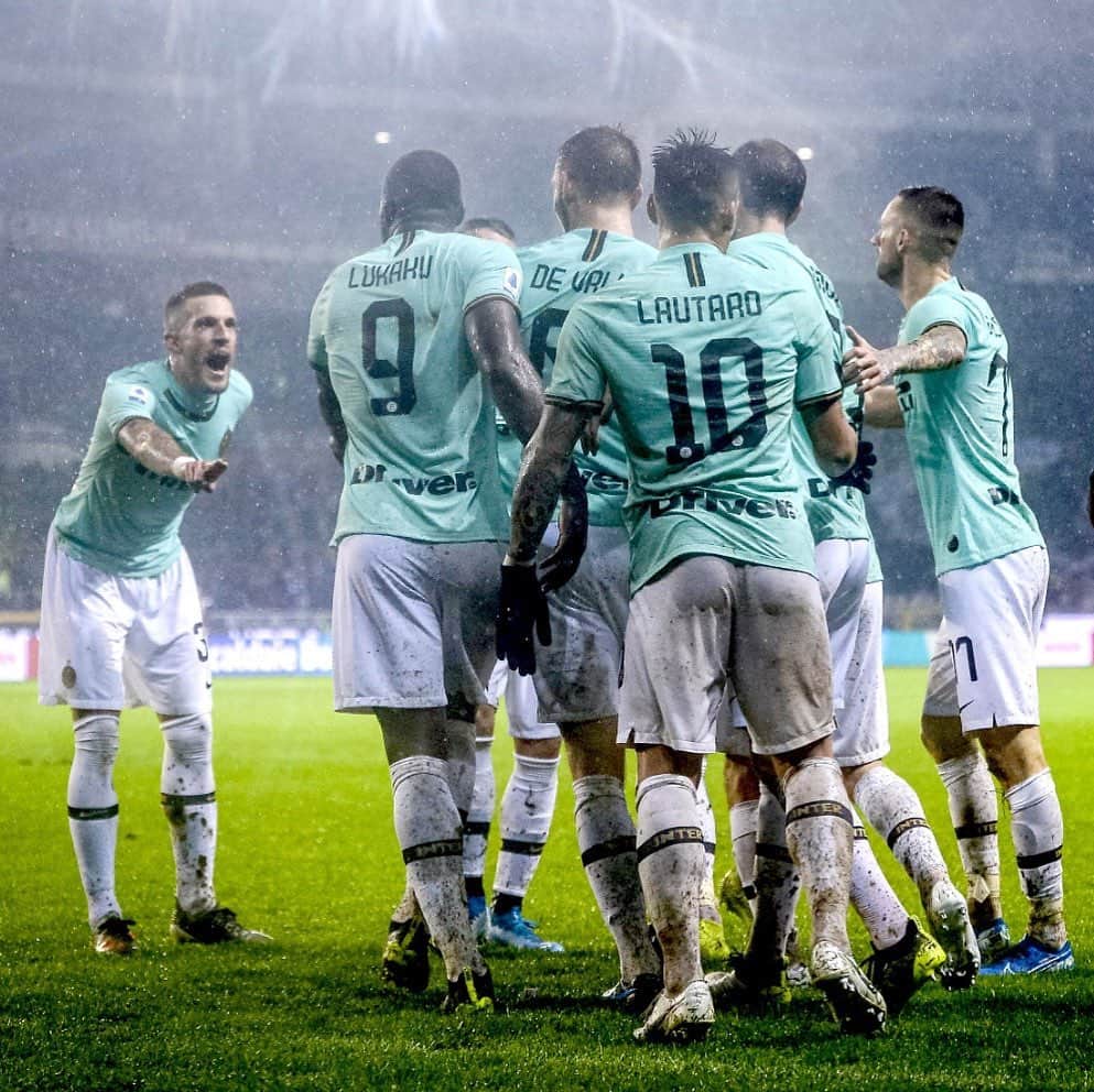 クリスティアーノ・ビラーギのインスタグラム：「Ripartenza perfetta. 3 gol, 3 punti e il nostro cammino continua. Sempre al massimo #forzainter #amala ⚫🔵 @inter」