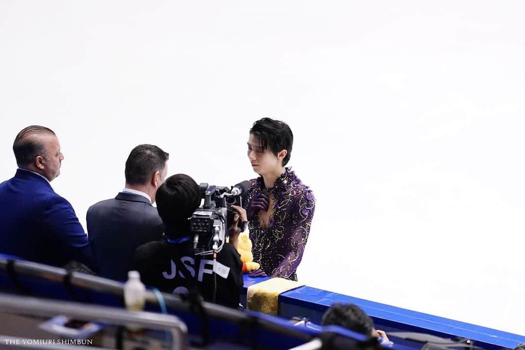 羽生結弦さんのインスタグラム写真 - (羽生結弦Instagram)「＂分かる？恐怖心は克服できる、今日怪我無くここにいる。それが重要。＂ ジスランがフリー演技後に言った言葉😢✨ Cr. 読売新聞 #羽生結弦 #yuzuruhanyu #figureskating #figureskater」11月24日 8時16分 - yuzu_kanami