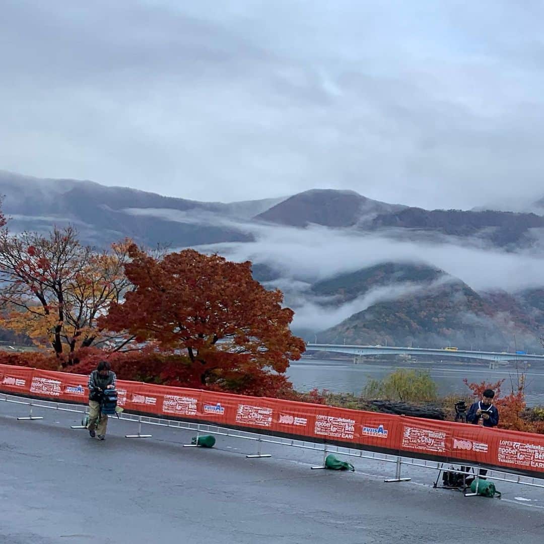クリステル・チアリさんのインスタグラム写真 - (クリステル・チアリInstagram)「雨が上がりました！ 晴れ間も🌤 スタートまで30分切りましたぁ！ #fujisanmarathon  #富士山マラソン」11月24日 8時32分 - christelleciari