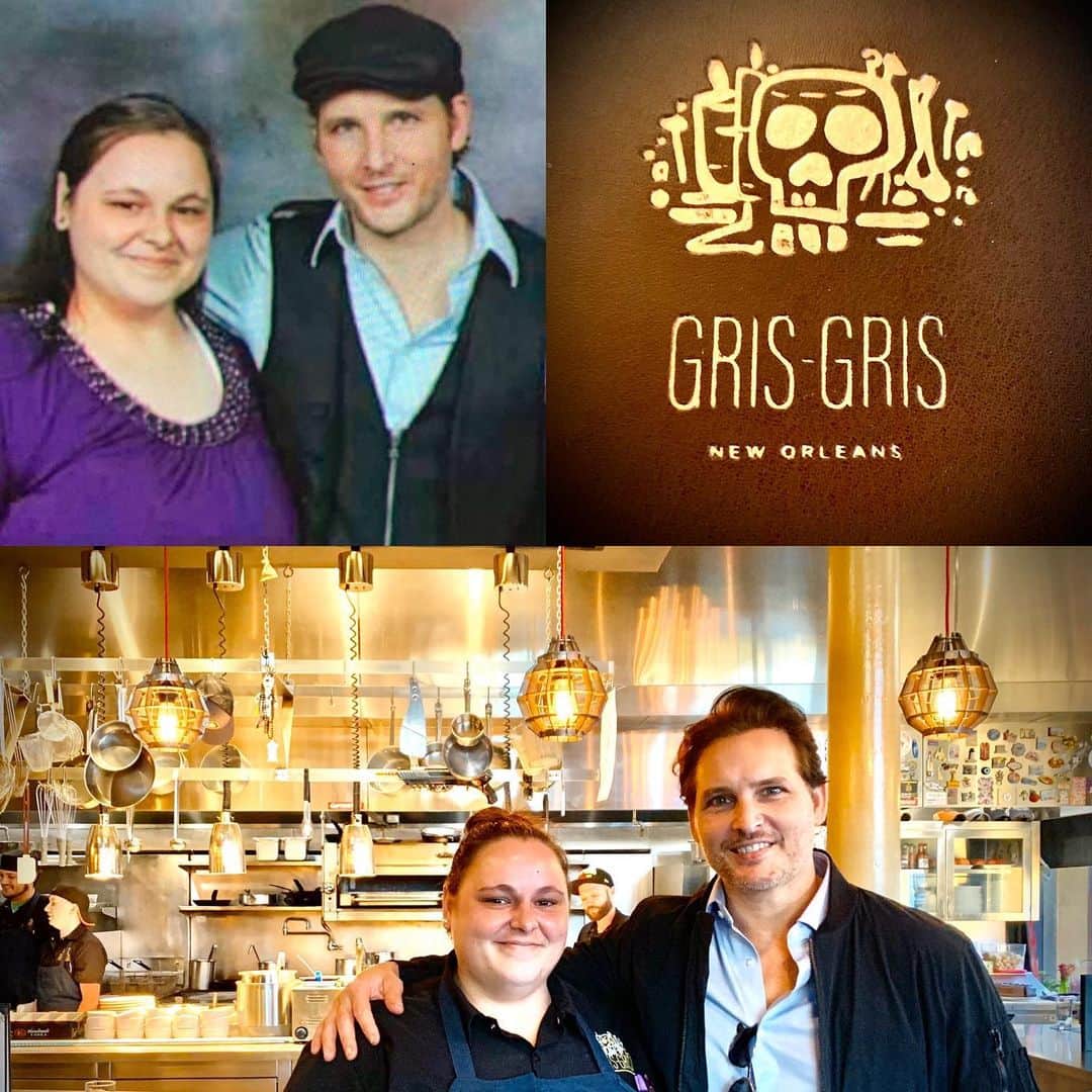 ピーター・ファシネリのインスタグラム：「I’m here in New Orleans filming a movie called The Ravine and today is my day off. By happenstance I wandered into a restaurant named Gris Gris for a late lunch, craving some good New Orleans food. The food  did not disappoint. As I paid my check, Brooke, the sous -chef who cooked my food, came over and showed me a pic that we took 10 years ago and told me how she met me at a Twilight Signing 10 years ago. All these years later, but what feels like the blink of an eye, the Universe put us in the same room again.  But now I can say, I am a fan of hers.  Brooke- thank you. The meal was incredible. Congratulations on your career. I’m glad our paths crossed again.  If anyone is in New Orleans looking for some great Southern Cooking, stop by Gris Gris and say hi to Brooke. Just wanted to share this story because  I love witnessing the synchronicities of the Universe at work. Btw- 10 years later and Brooke hasn’t aged at all. Starting to wonder who the real Vampire is in these pics. 😂」
