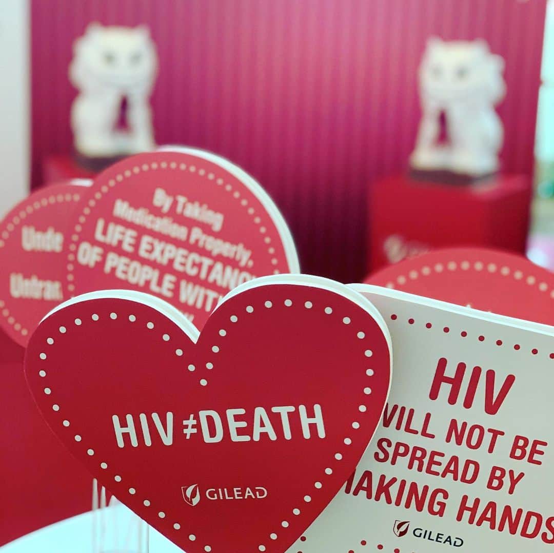 崎山一葉さんのインスタグラム写真 - (崎山一葉Instagram)「おはようございます🌞  本日は那覇空港にて、世界エイズデー【HIV疾患啓発イベント】MCを務めさせていただきます❣️ 12月1日は#レッドリボン でも知られる世界エイズデー。  HIVはもはや、不治の病ではなくなっているという事を、皆さんにも知って頂く機会です。  #りゅうちぇる さんをゲストにお迎えしトークショーも開催されます❣️ 感染の予防や検査方法などもお知らせしています。 是非、お立ち寄り下さい^_^  @那覇空港2階ウェルカムホール特設ブース  #okinawa #airport #redribbon #worldaidsday  #世界エイズデー #レッドリボン」11月24日 9時20分 - kazuha_sakiyama