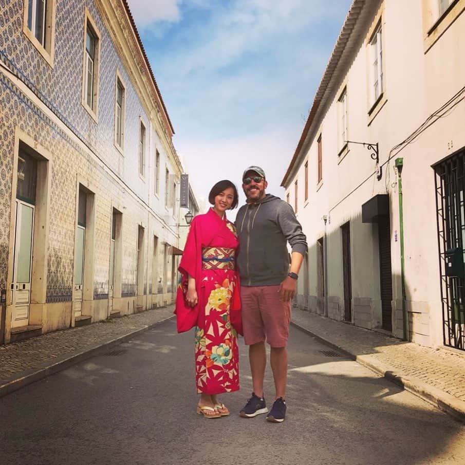 今村沙緒里のインスタグラム：「Smile☺︎ ポルトガルで出会った ブラジルチーム🇧🇷 プロフェッショナルで、真面目で ハッピーな、良いチーム。 優勝した作品も素晴らしかった！ (私も少し登場しててびっくり🎬) 毎日、ビッグハグと笑顔で 大変な時も笑わせてくれました★ 出会えて嬉しかった🌈 ・ Brazil team always made me laugh and happy.  All members are professional and creative and good people😸thanks☺︎ ・ #portugal #artandtur #creative #teambrazil #friend #thanks #ポルトガル #ブラジルチーム #ありがとう」