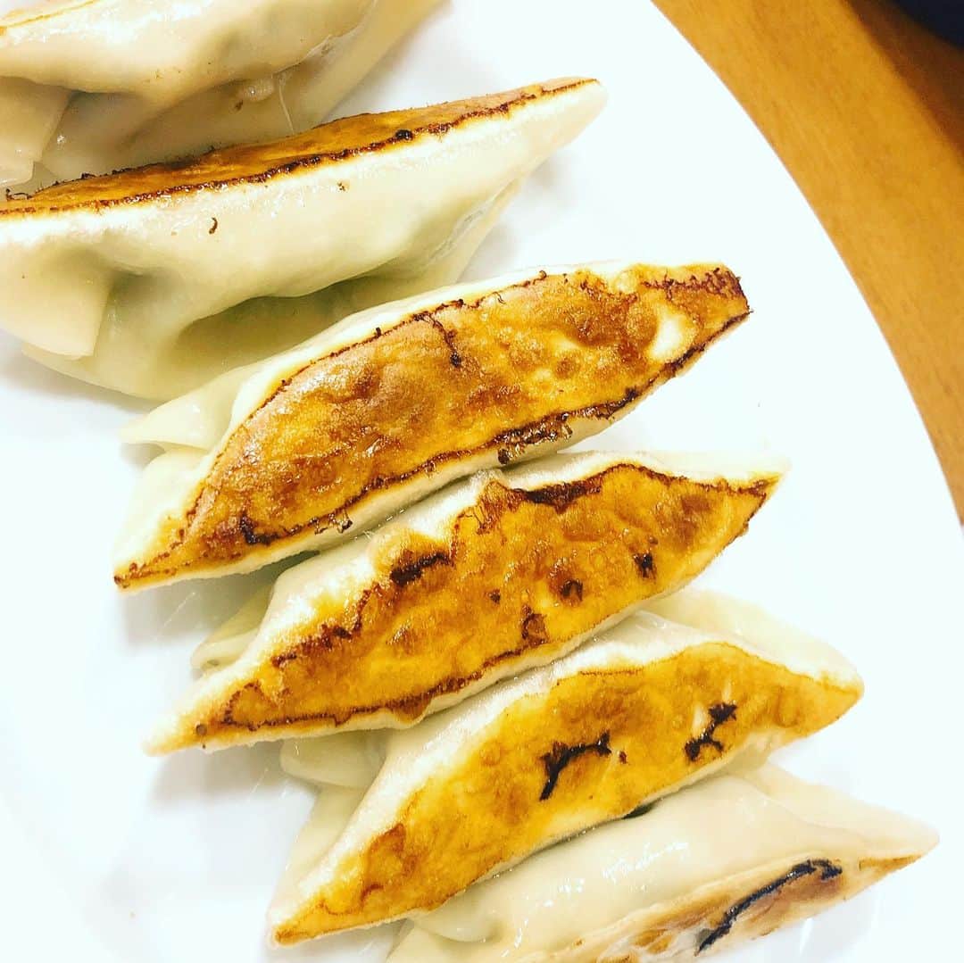 阿部洋子さんのインスタグラム写真 - (阿部洋子Instagram)「🍴👯‍♀️🥂 久々に横浜へ。 関内、野毛、綱島ぶらり。 飲んで食べてお散歩。  ナンヤカンヤで6件？くらい？ 最後はラーメンまで💦 明らかに食べ過ぎや😭  #関内飲み #野毛飲み #お散歩  #関内もつ肉店 #一番亭 #ホッピー仙人  横浜に8年も住んでたけど、 知らないとこがいっぱいだ～  #美味しゅうございました」11月24日 10時27分 - hirocoring