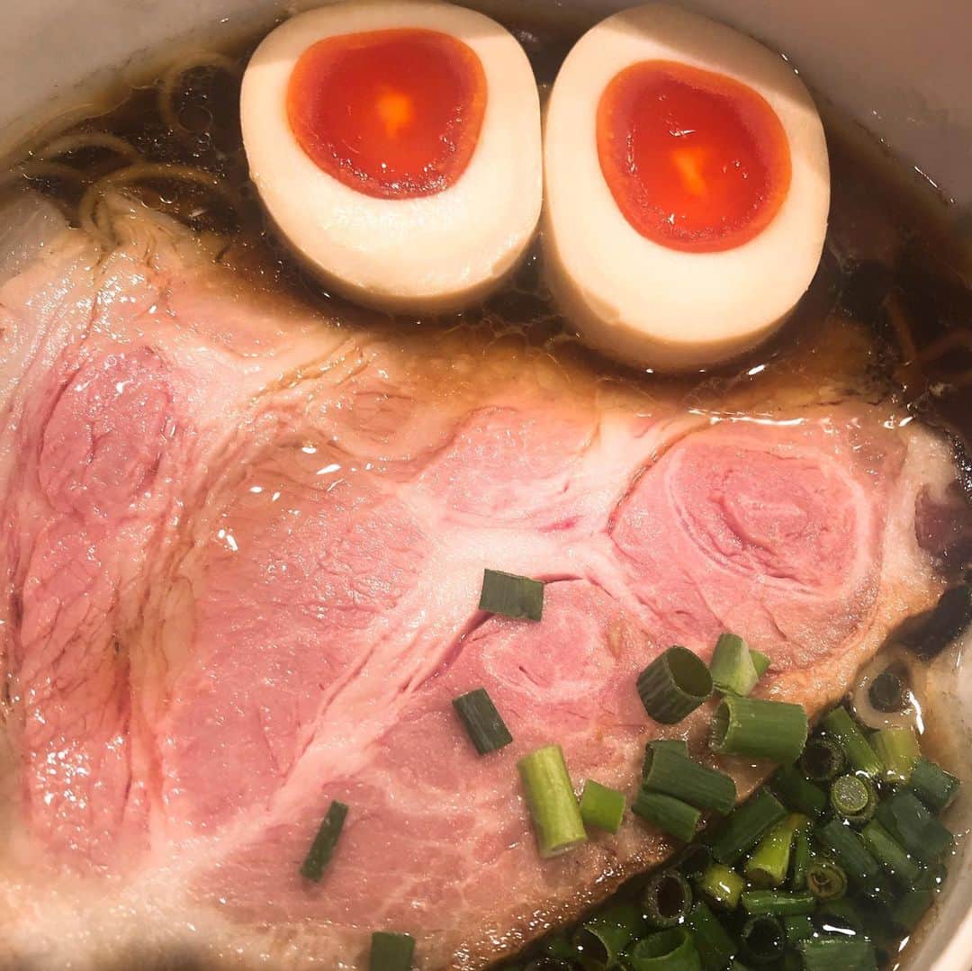 阿部洋子さんのインスタグラム写真 - (阿部洋子Instagram)「🍴👯‍♀️🥂 久々に横浜へ。 関内、野毛、綱島ぶらり。 飲んで食べてお散歩。  ナンヤカンヤで6件？くらい？ 最後はラーメンまで💦 明らかに食べ過ぎや😭  #関内飲み #野毛飲み #お散歩  #関内もつ肉店 #一番亭 #ホッピー仙人  横浜に8年も住んでたけど、 知らないとこがいっぱいだ～  #美味しゅうございました」11月24日 10時27分 - hirocoring
